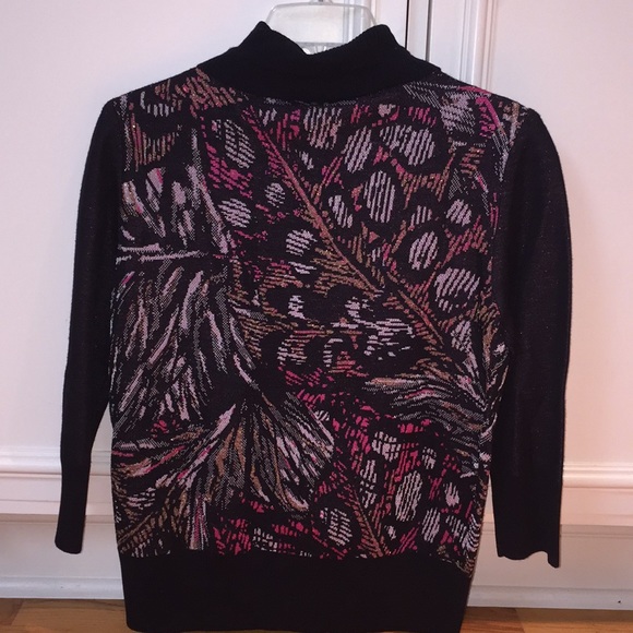 Women’s NWT petite sweater. St. John - Picture 5 of 7